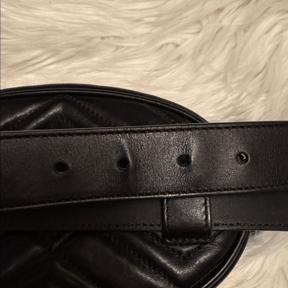 Gucci Black Quilted Leather Belt Bag with Gold Logo - Picture 7 of 12